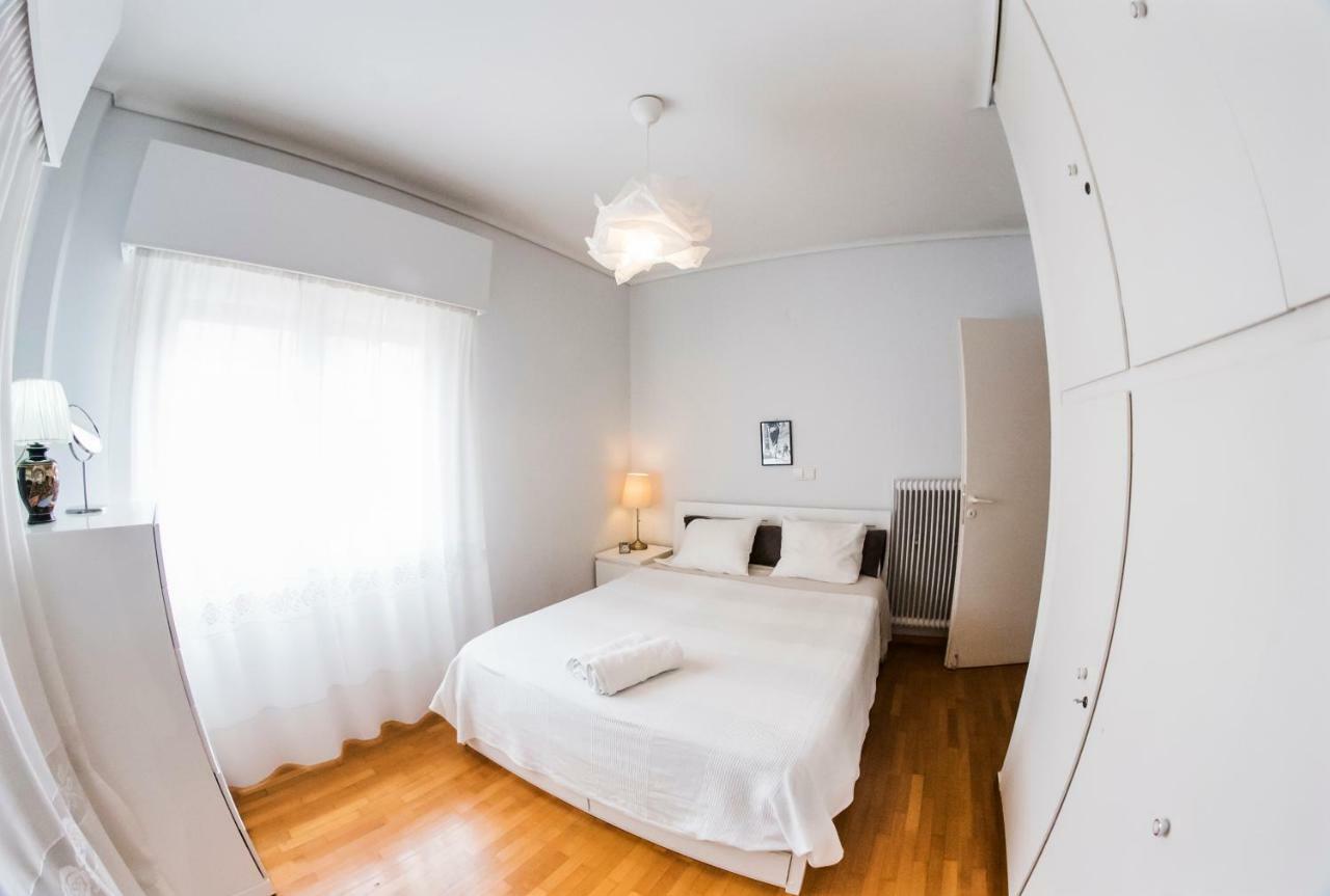 Flisvos Seafront-Marina Apartment アテネ エクステリア 写真